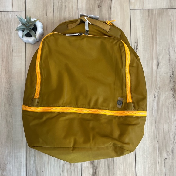 Lululemon City Adventure Backpack 17L NEW - Picture 1 of 7